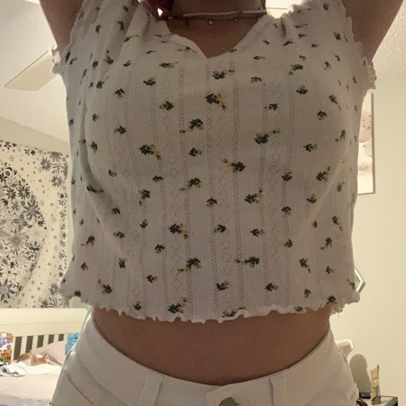 White Flowered Ruffled Crop Top - Picture 8 of 8